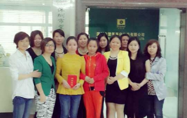 2013年6月12日學員畢業(yè)合影