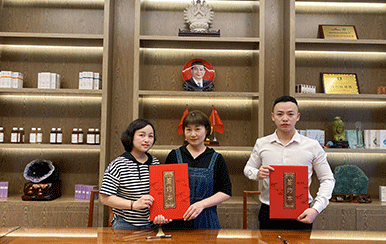 恭喜江西省萍鄉市李女士、顏女士成功簽約翌芙萊！